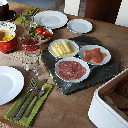 Inn Rodseter Gjestegard 2*