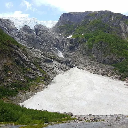 Rodseter Gjestegard Fjaerland